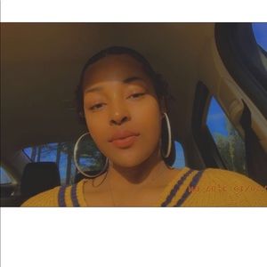 Meet your Posher, Kayla